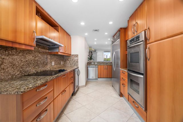 2051 SE 3rd Street 307, Deerfield Beach, FL 33441