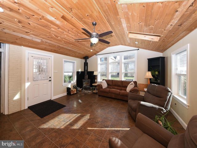 17-19 N SECOND ST, Souderton, PA 18964