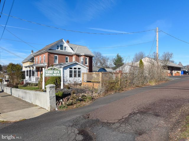 17-19 N SECOND ST, Souderton, PA 18964