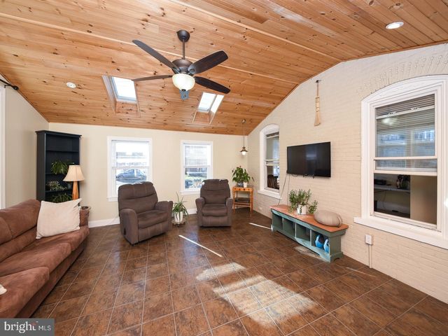 17-19 N SECOND ST, Souderton, PA 18964