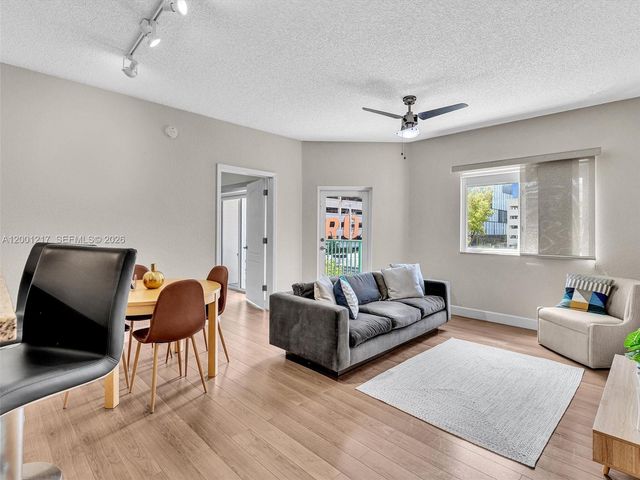 6001 SW 70th St 313, South Miami, FL 33143