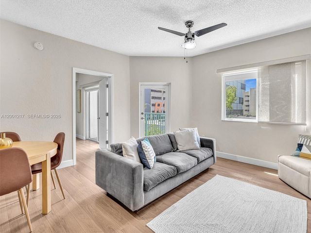 6001 SW 70th St 313, South Miami, FL 33143