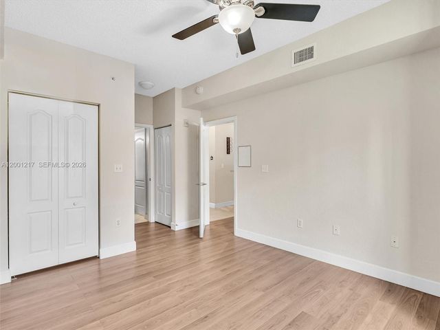 6001 SW 70th St 313, South Miami, FL 33143