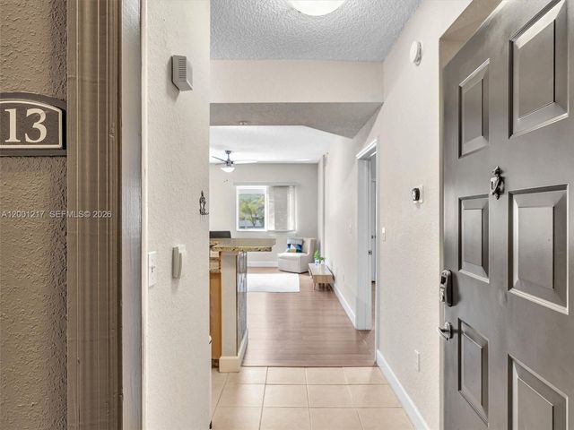 6001 SW 70th St 313, South Miami, FL 33143