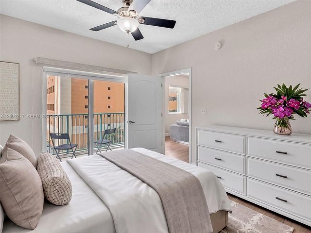 6001 SW 70th St 313, South Miami, FL 33143