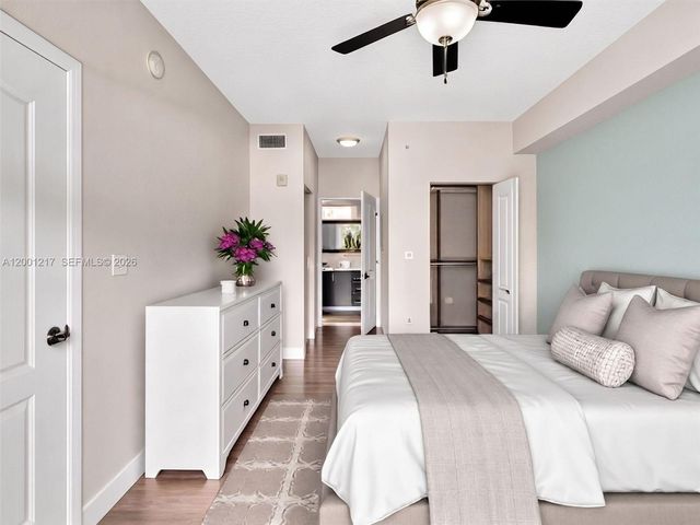 6001 SW 70th St 313, South Miami, FL 33143