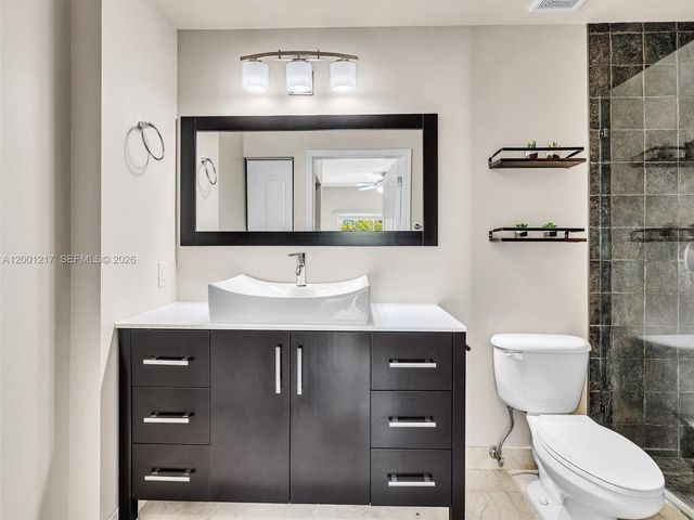 6001 SW 70th St 313, South Miami, FL 33143