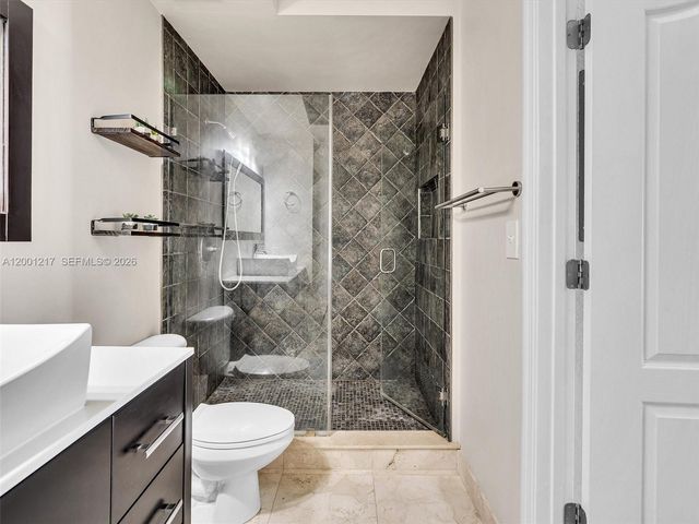 6001 SW 70th St 313, South Miami, FL 33143