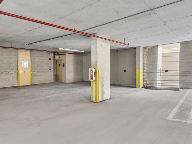 6001 SW 70th St 313, South Miami, FL 33143