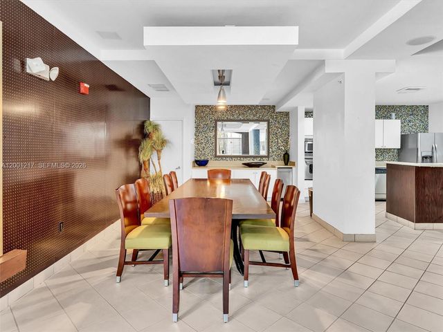 6001 SW 70th St 313, South Miami, FL 33143