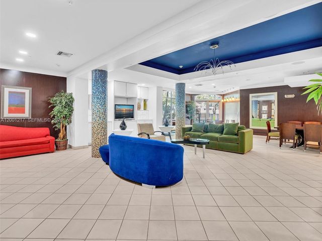 6001 SW 70th St 313, South Miami, FL 33143