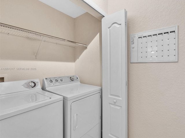 6001 SW 70th St 313, South Miami, FL 33143