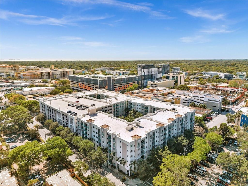 6001 SW 70th St 313, South Miami, FL 33143