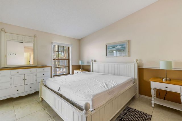 4514 WEYBRIDGE 54, Sarasota, FL 34235