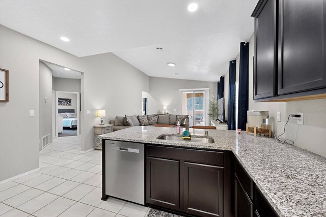 1831 Tesoro Loop NW, Los Lunas, NM 87031