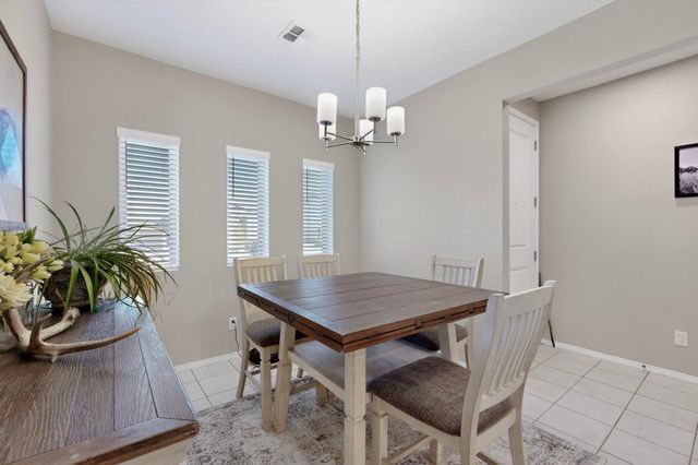 1831 Tesoro Loop NW, Los Lunas, NM 87031