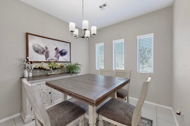 1831 Tesoro Loop NW, Los Lunas, NM 87031