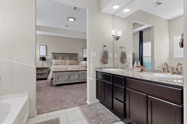 1831 Tesoro Loop NW, Los Lunas, NM 87031