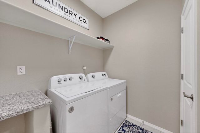 1831 Tesoro Loop NW, Los Lunas, NM 87031