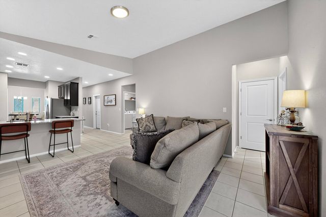 1831 Tesoro Loop NW, Los Lunas, NM 87031