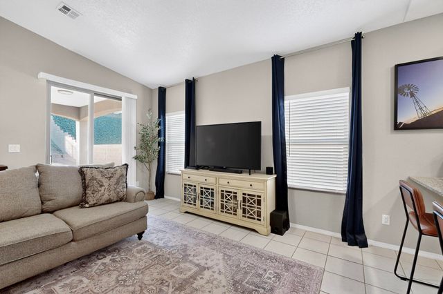 1831 Tesoro Loop NW, Los Lunas, NM 87031