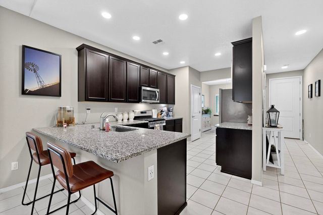 1831 Tesoro Loop NW, Los Lunas, NM 87031