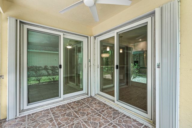 226 Moccasin Trail W, Jupiter, FL 33458