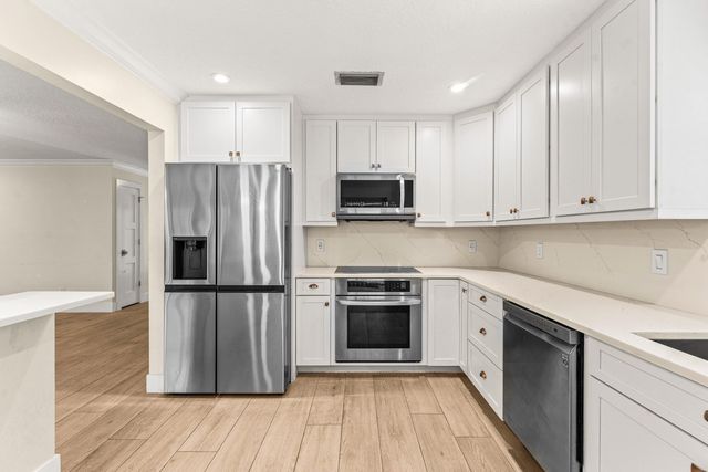 226 Moccasin Trail W, Jupiter, FL 33458