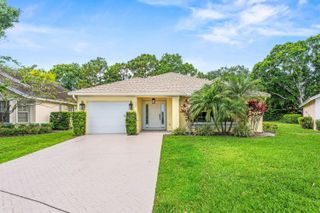 226 Moccasin Trail W, Jupiter, FL 33458