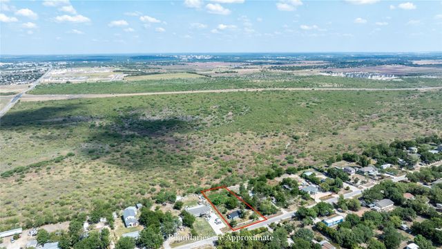 1950 Ash ST, San Marcos, TX 78666