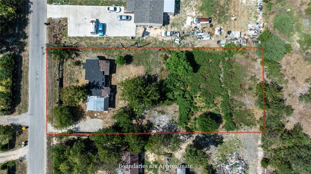 1950 Ash ST, San Marcos, TX 78666