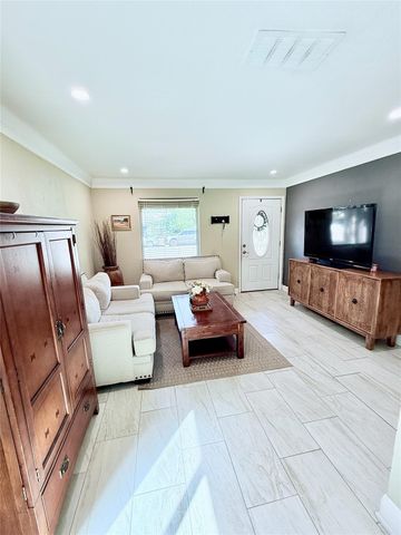 6027 Bluebell CIR, Austin, TX 78741