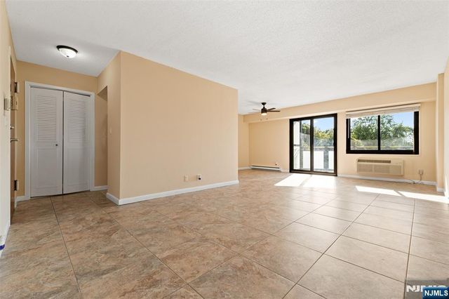 125 Prospect Avenue 5F, Hackensack, NJ 07601