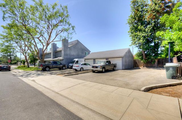 264 Osmun Avenue, Clovis, CA 93612