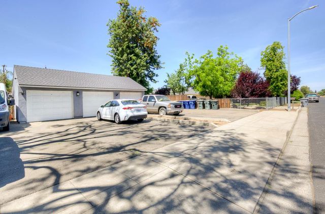 264 Osmun Avenue, Clovis, CA 93612
