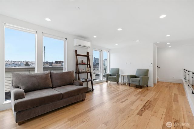 408 Aloha Street, Seattle, WA 98109