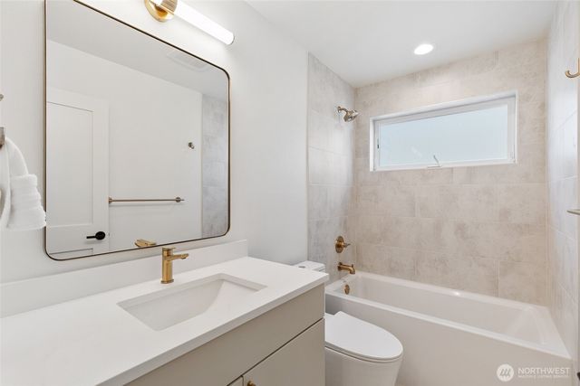 408 Aloha Street, Seattle, WA 98109