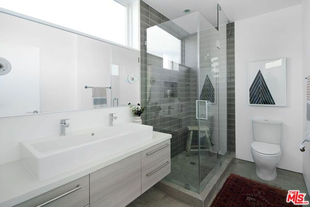 927 Hyperion Avenue, Los Angeles, CA 90029