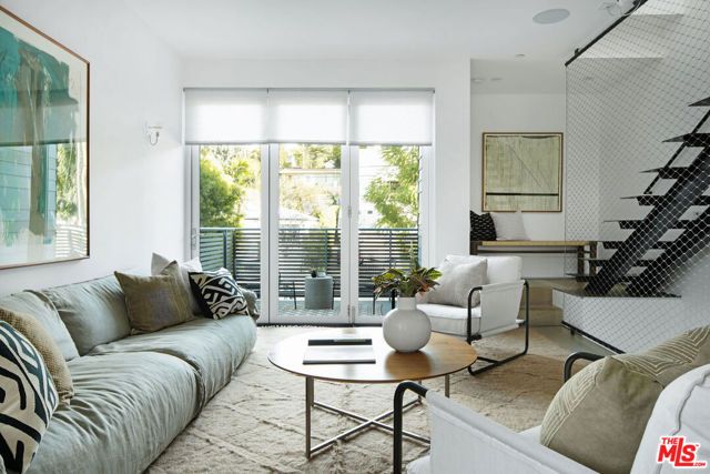927 Hyperion Avenue, Los Angeles, CA 90029