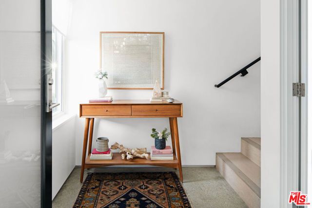 927 Hyperion Avenue, Los Angeles, CA 90029