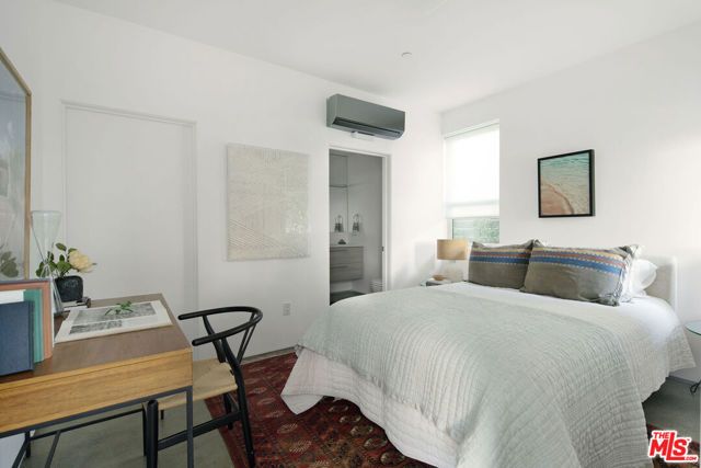 927 Hyperion Avenue, Los Angeles, CA 90029