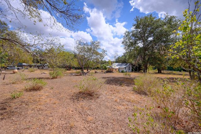 3 Elm St, Blanco, TX 78606