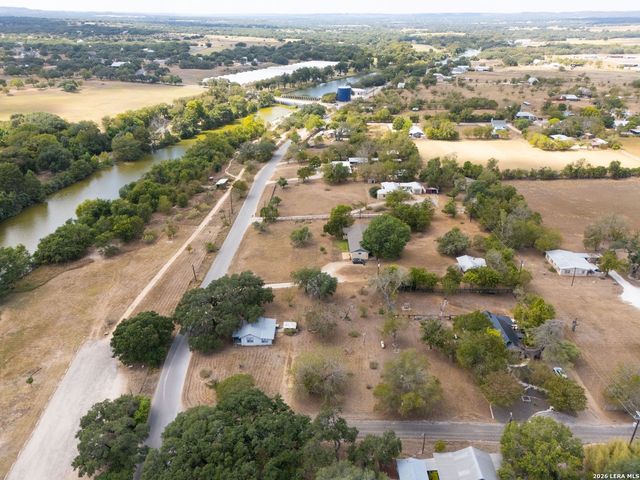 3 Elm St, Blanco, TX 78606
