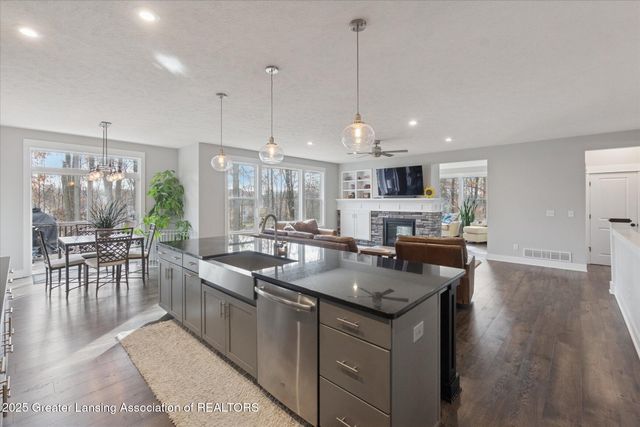 2616 Navigator Lane, Lansing, MI 48911