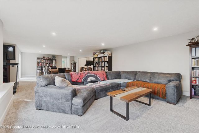 2616 Navigator Lane, Lansing, MI 48911