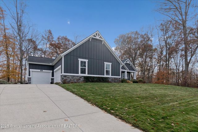 2616 Navigator Lane, Lansing, MI 48911