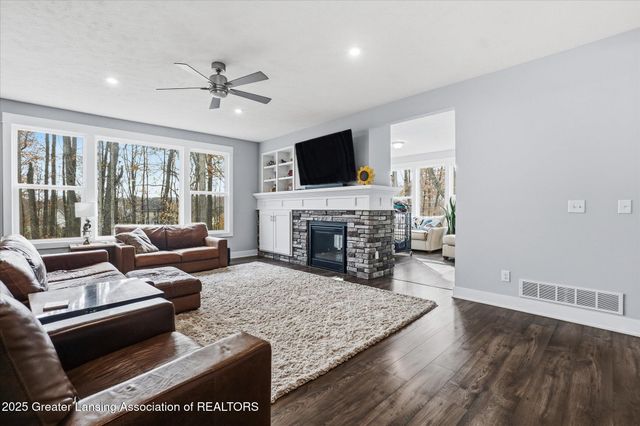 2616 Navigator Lane, Lansing, MI 48911