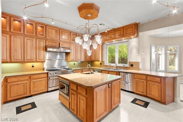 9308 Canyon Classic Drive, Las Vegas, NV 89144