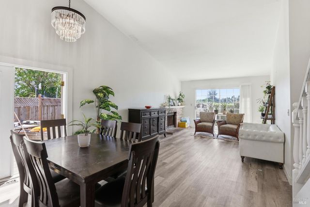 1407 Georgia Ct, Rohnert Park, CA 94928