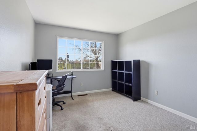 1407 Georgia Ct, Rohnert Park, CA 94928